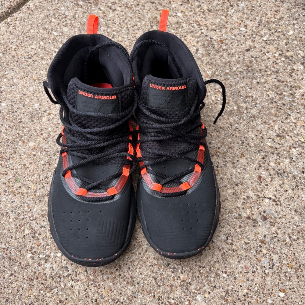 Under‎ Armour SC 3Zero 2 Basketball Shoe Black/Orange youth size 6 lightweight - Picture 5 of 5